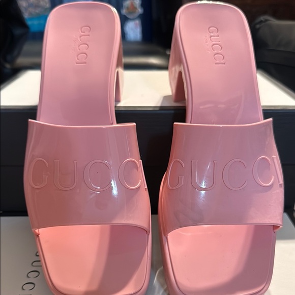 Gucci Pink Mules Luxurious Minimalist Design - Picture 1 of 9